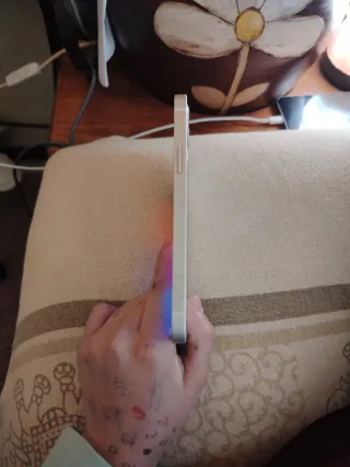 iPhone 12 blanco en perfecto estado