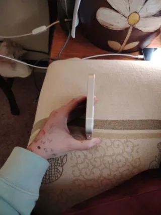 iPhone 12 blanco en perfecto estado