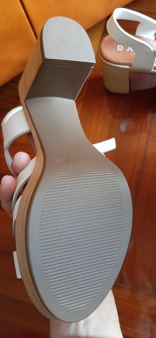 Sandalias tacón alto blancas