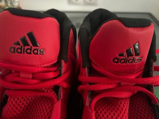 Zapatillas Baloncesto Adidas Rojas y Negras