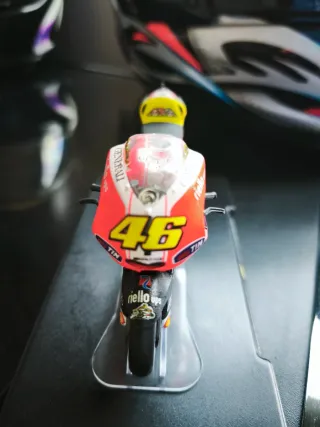 Moto Ducati Desmosedici GP 11 Rossi