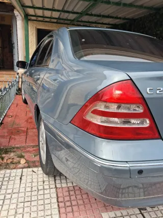 Mercedes-Benz Clase C 2004