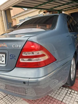 Mercedes-Benz Clase C 2004