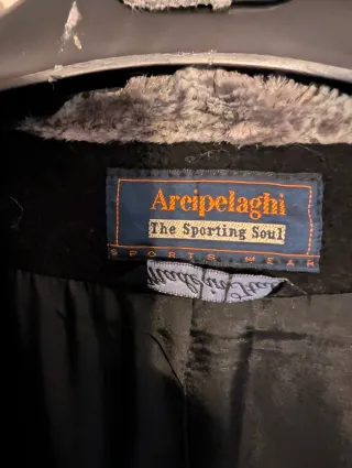 Cappotto panno nero con decorazioni