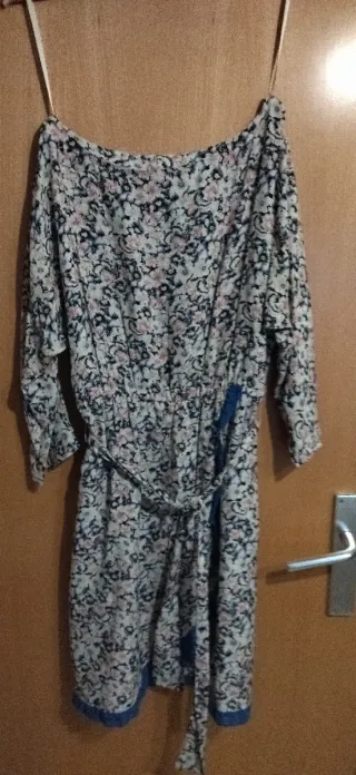 Vestido floral con cinturón