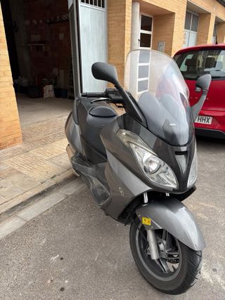 Aprilia Arrecife 250cc Maxi Scooter Gris