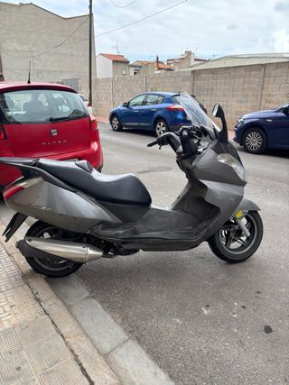 Aprilia Arrecife 250cc Maxi Scooter Gris