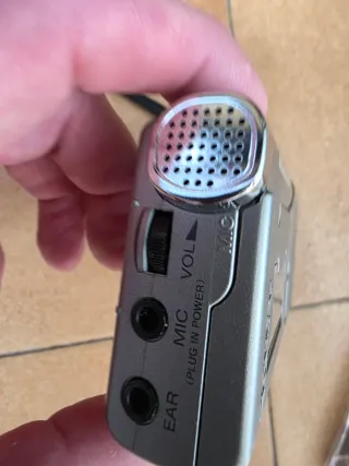 Grabadora Sony Microcassette-Corder M-630V