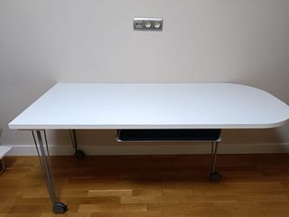 Mesa escritorio blanca con ruedas