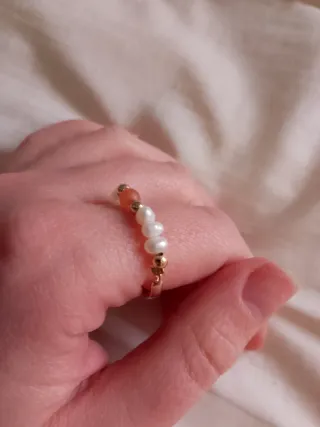Anillo de acero con baño y piedras naturales