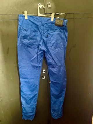 Pantalón Levi's Azul . talla w 34 L 34