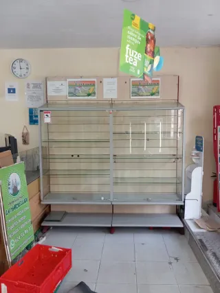 Vitrina expositora cristal y metal