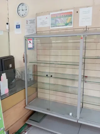 Vitrina expositora cristal y metal