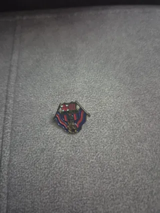 Pegatina y Pin FC Barcelona
