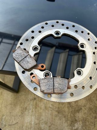 Disco y pastillas freno Yamaha R1 2007