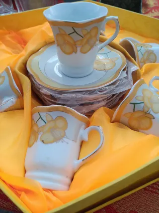 Set Tazzine e Piattini Oro Zecchino fine porcellan