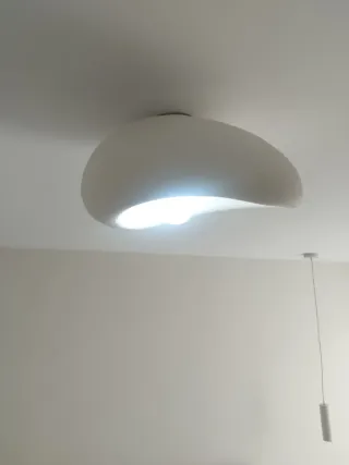 Lámpara LED Barcelona de resina estilo nórdico