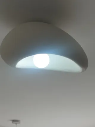 Lámpara LED Barcelona de resina estilo nórdico