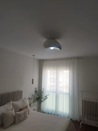 Lámpara LED Barcelona de resina estilo nórdico