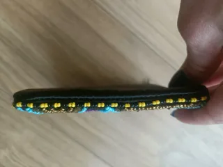 Bolso pequeño con lentejuelas y cremallera