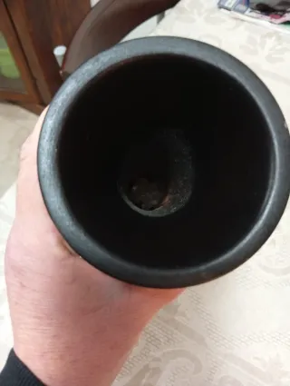 Vaso di legno decorato con corda