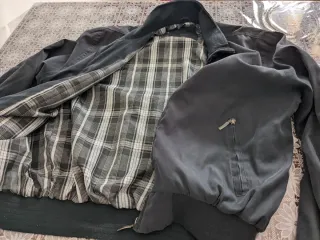 Giacca a vento grigia