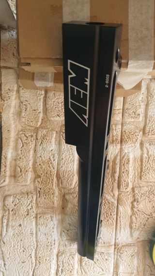 AEM 99-00 Honda Civic Si Black Fuel Rail