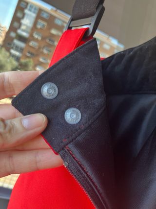Pantalones de esquí rojos con tirantes talla XS