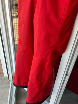 Pantalones de esquí rojos con tirantes talla XS