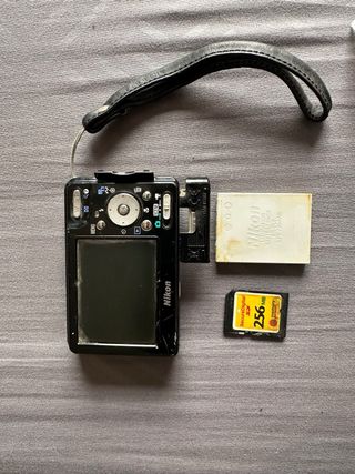 Cámara Nikon COOLPIX S1 + Batería + Tarjeta SD