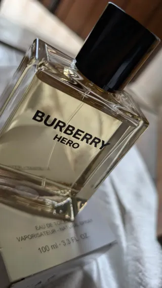 Profumo Burberry Hero Eau de Toilette 100ml