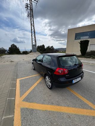 Volkswagen Golf 2005