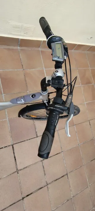 Bicicleta Btwin  Se tendría que cambiar empuñadura