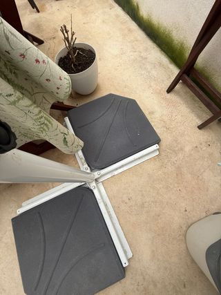 Sombrilla grande beige y gris