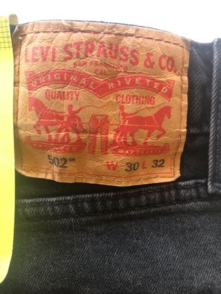 Pantalón LEVI”S 502 Taper- W30
