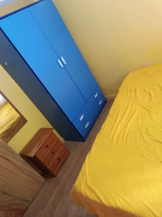 Se alquila habitación