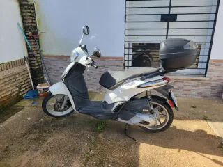 Moto Piaggio Liberty 125 Scooter Blanca