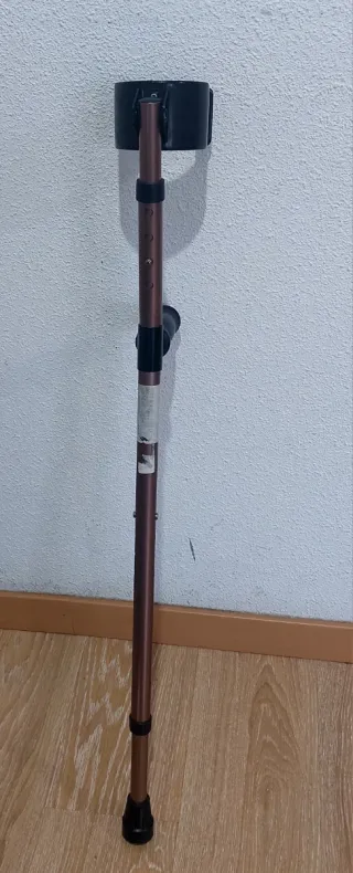 Muleta más zapato Ortopédico.