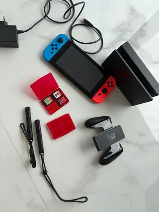Nintendo Switch Azul/Rojo + Accesorios
