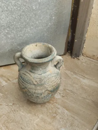 Jarrón de cerámica con asas