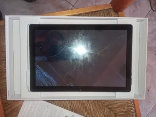 Tablet BMAX 10 averiada