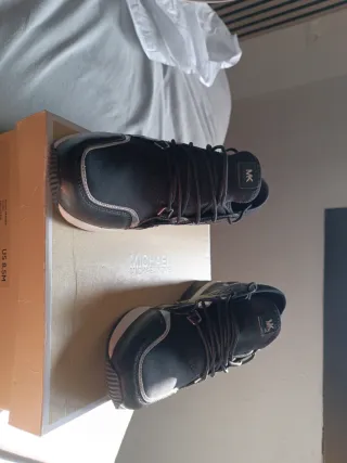 Zapatillas Michael Kors Negras y Plateadas