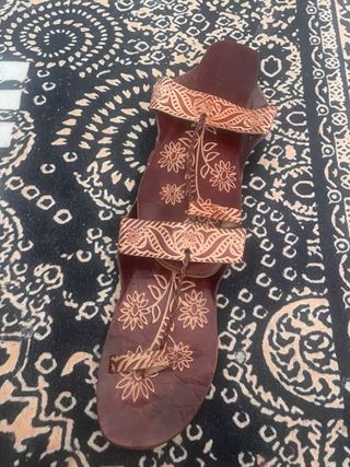 Sandalias Indias de Piel Marrón