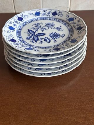 Piattini in porcellana decorati blu