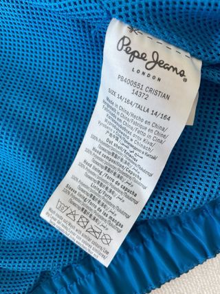 Chubasquero azul Pepe Jeans con capucha