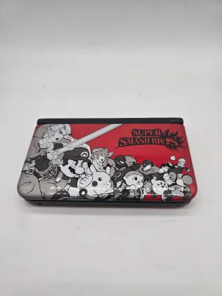 Nintendo 3DS XL a tema Super Smash Bros.