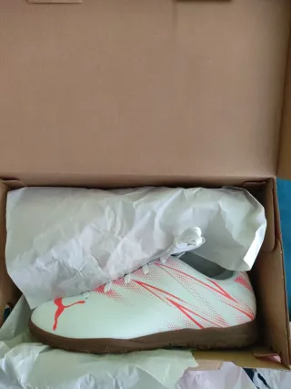 Zapatillas Puma Fútbol Sala Blancas y Rojas