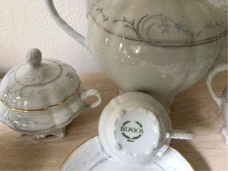 Juego de café de porcelana 27 piezas.