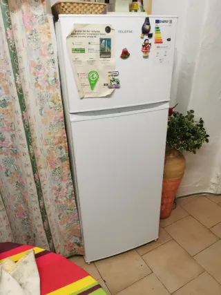 Máquina de lavar roupa branca