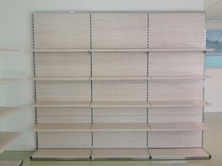 Scaffalatura autoportante 17 metri lineari